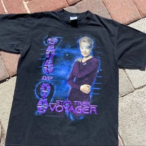 Vintage 00’ Star Trek Voyager “Seven of Nine” tee